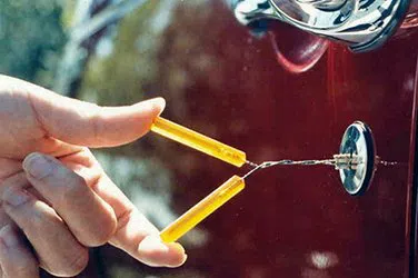 Community Locksmith Store Worth, IL 708-401-1085 - broken-key-extraction