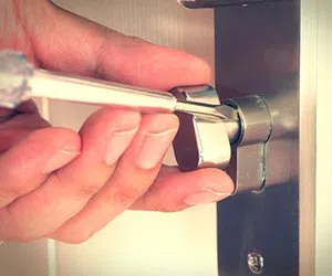 Community Locksmith Store Worth, IL 708-401-1085 - lock-locksmiths